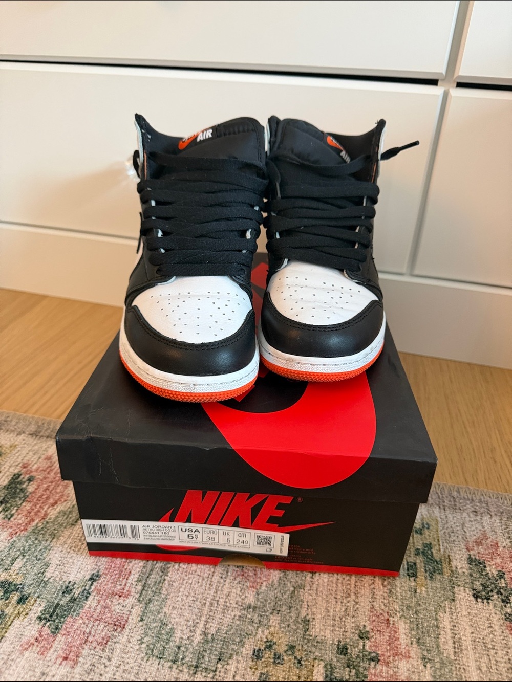 Nike Kids Jordan 1 - Picture 2 of 5